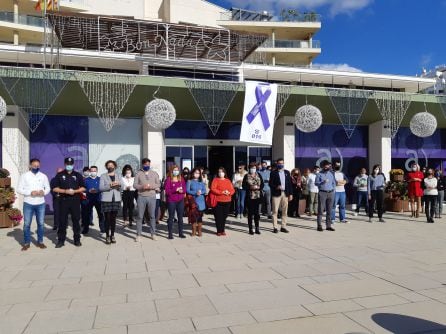 Minuto de silencio en el Ayuntamiento de Sant Antoni