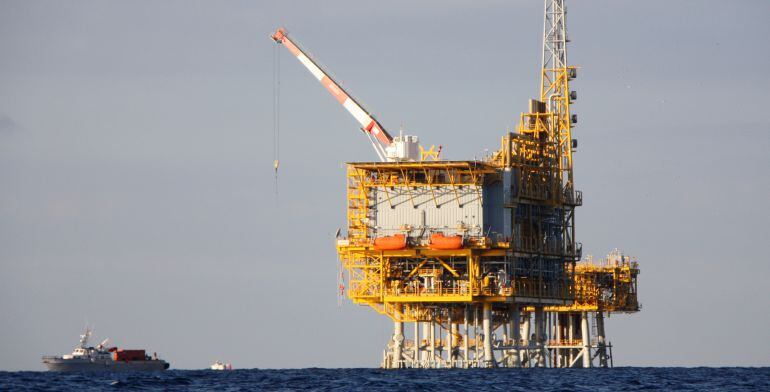 Imatge de la plataforma Castor, davant la costa de Vinaròs.