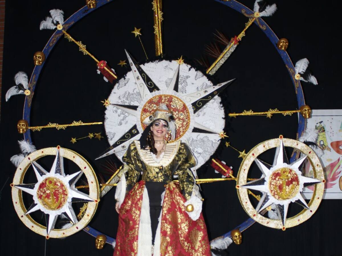 Nazareth Contreras, de la comparsa 'Los Perchas', se corona como reina del Carnaval de Mota del Cuervo