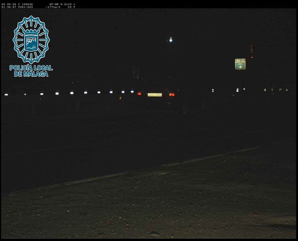 El vehículo captado por los agentes municipales