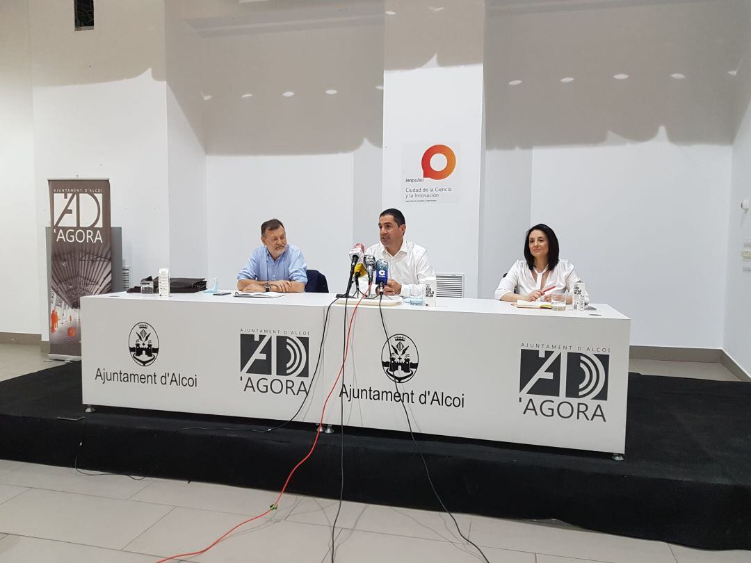 Presentación de los nuevos ciclos superiores y medio de textil y plástico