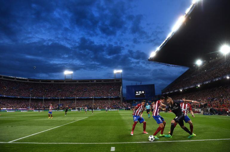 La jugada de Benzema que acabó con gol de Isco y rompió el sueño colchonero de remontar al Real Madrid en el último derbi del Calderón