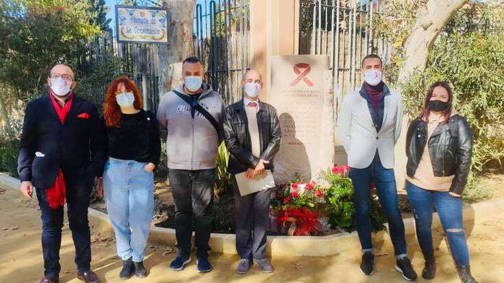 Lorca rinde homenaje por primera vez a enfermos y víctimas del VIH/SIDA