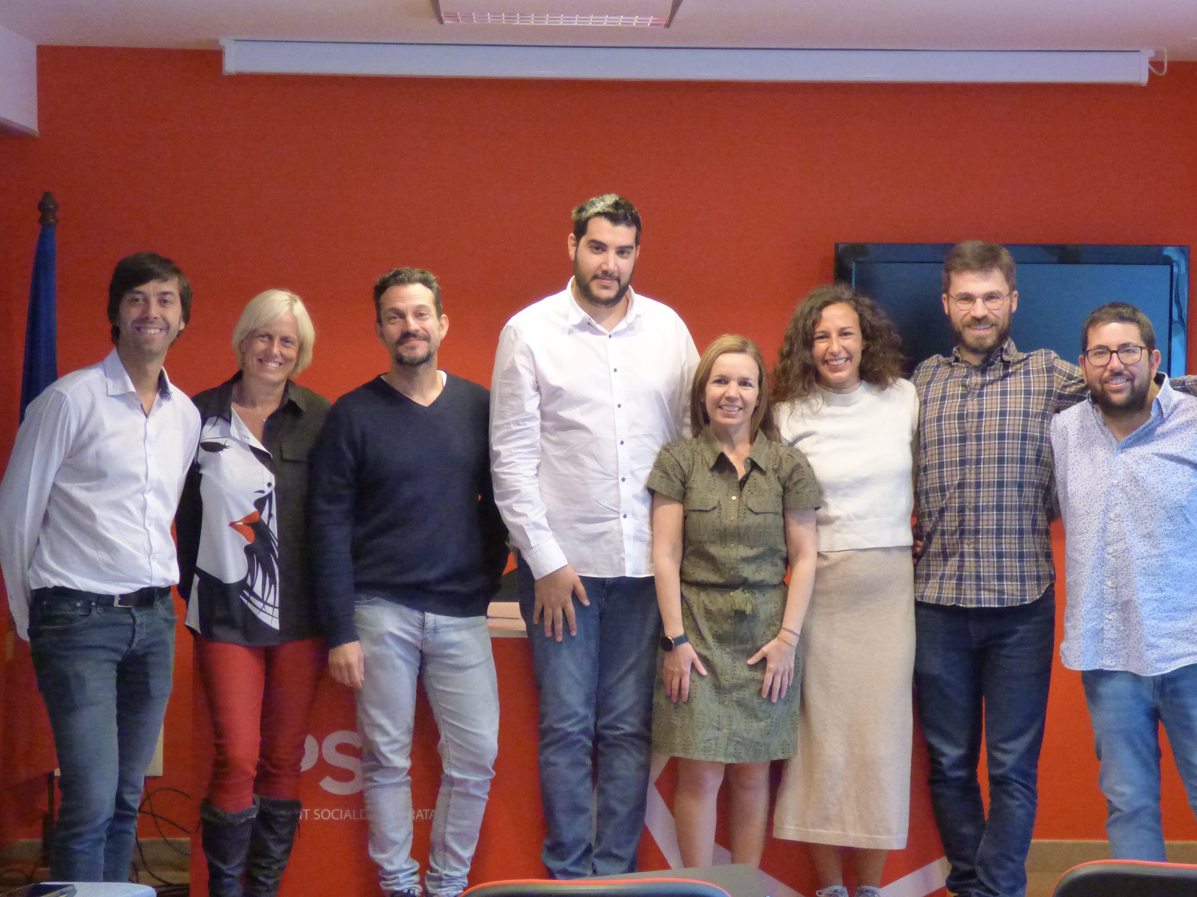 La nova executiva del PS posa davant les càmeres després del congrés celebrat pel partit aquest cap de setmana.