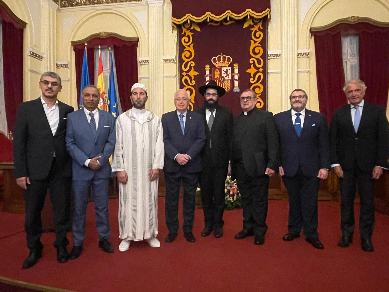 El presidente de Melilla, Juan José Imbroda, con los representantes de cada una de las confesiones religiosas