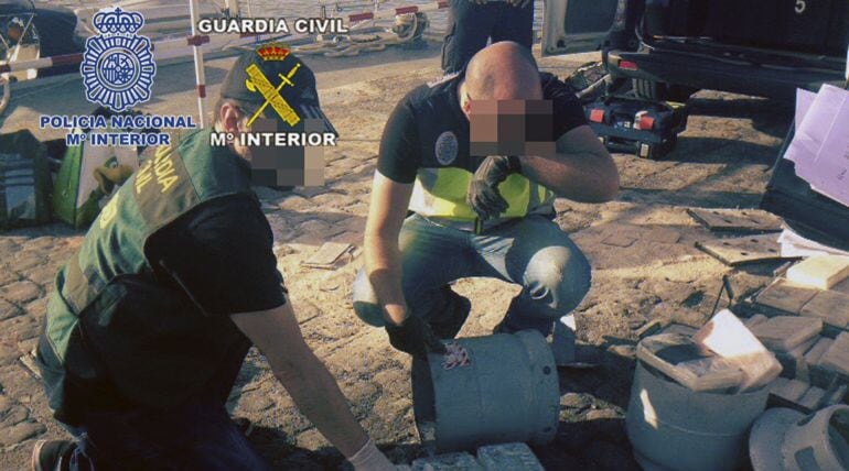 Imagen de archivo de una operación conjunta de Policía y Guardia Civil contra la droga en Galicia