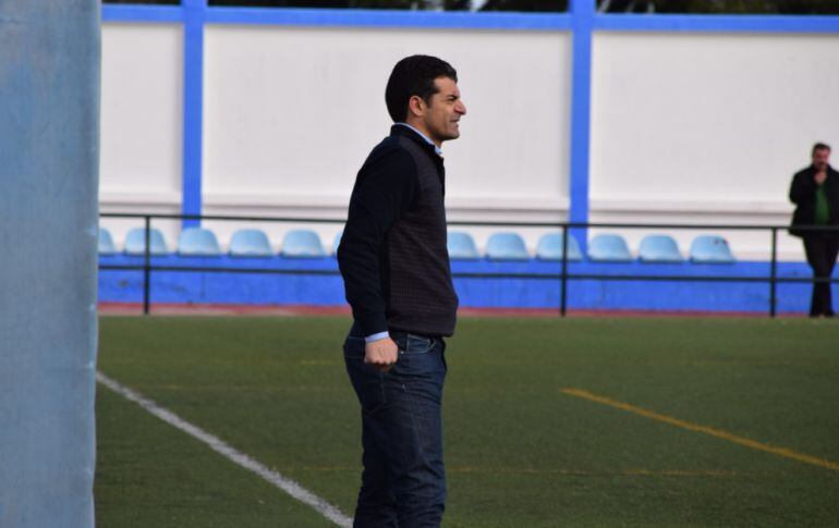 Mariano Suárez, entrenador del Arcos, durante el partido ante el Xerez CD 