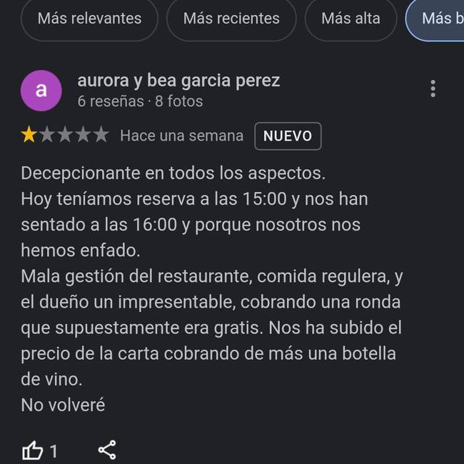 Así fue la reseña de un cliente insatisfecho porque le sentaron una hora tarde.