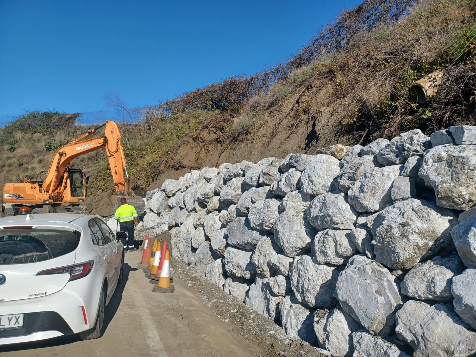 Reparación en el acceso a Benamargosa
