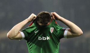 Athletic Bilbao&#039;s Carlos Gurpegi reacts during their Europa League round of 32 first leg soccer match against Torino at the Olympic Stadium in Turin February 19, 2015. REUTERS/Giorgio Perottino (ITALY - Tags: SPORT SOCCER)