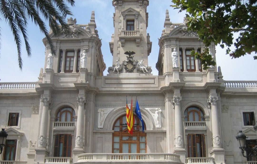 Fachada del Ayuntamiento de València en una imagen de archivo.