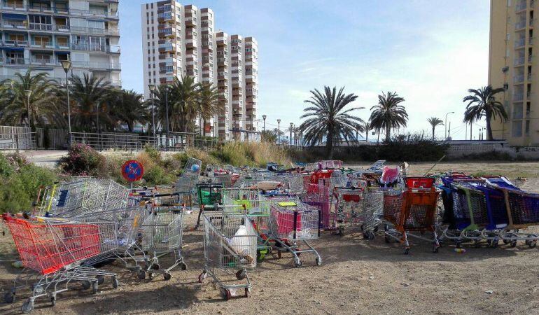 Carros abandonados tras la Peregrina de 2015