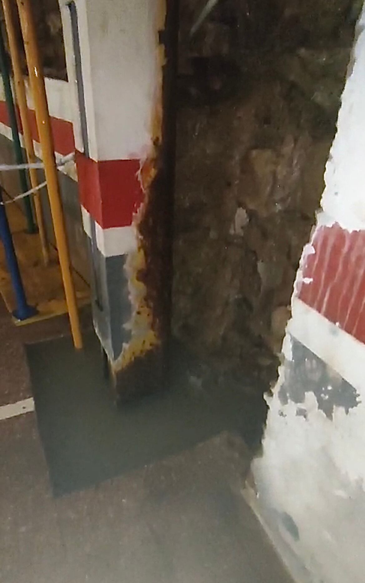 Garajes inundados en San Francisco 31-33