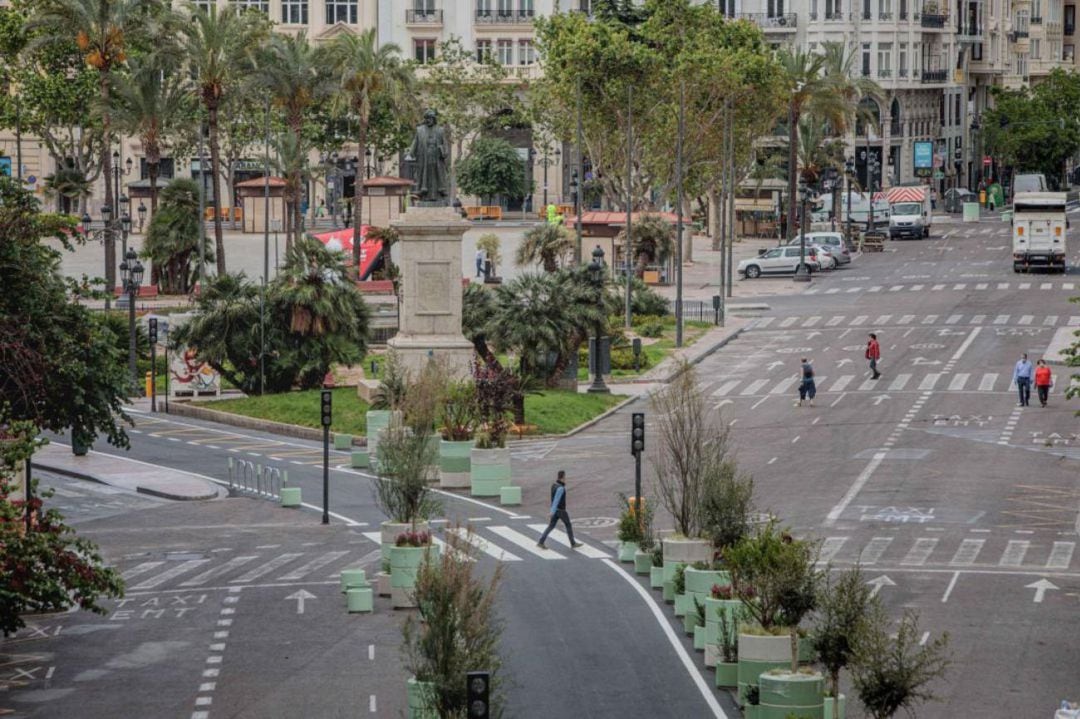 Vista general de la plaza del ayuntamiento durante las obras de peatonalización que han permitido delimitar los 12.000 metros cuadrados de nuevo espacio que recuperan los peatones.  
 