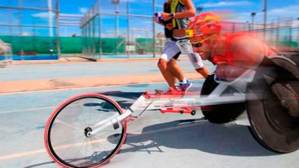 Caure està permès, aixecar-se és obligatori