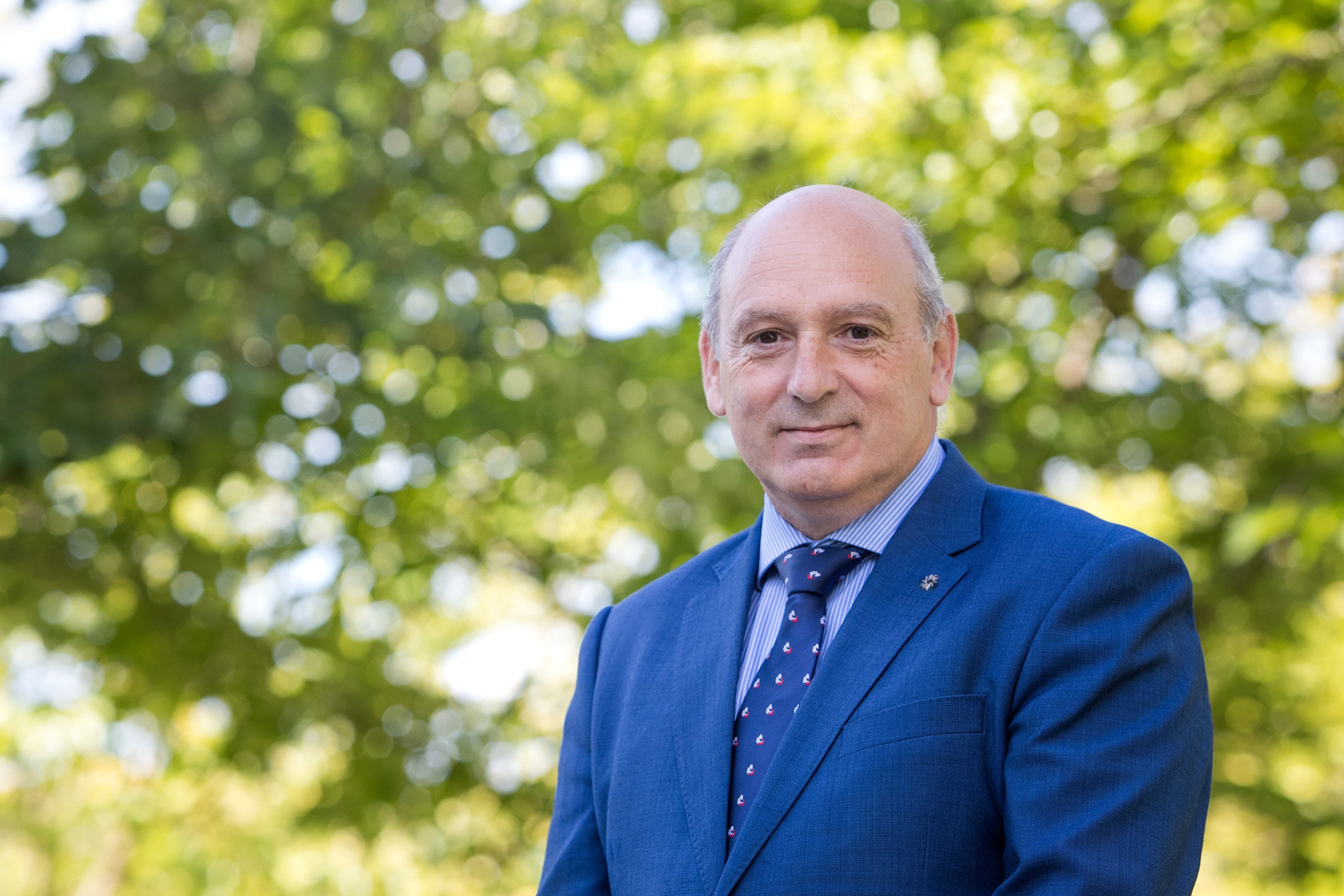 Su nuevo cargo tiene un periodo de cuatro años más.