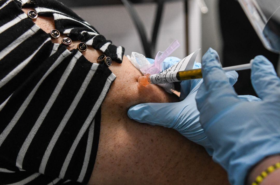 Canarias inmuniza a 50.200 personas