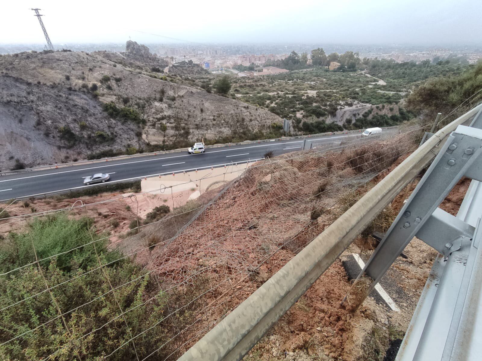 Desprendimientos en la ladera del castillo de Lorca