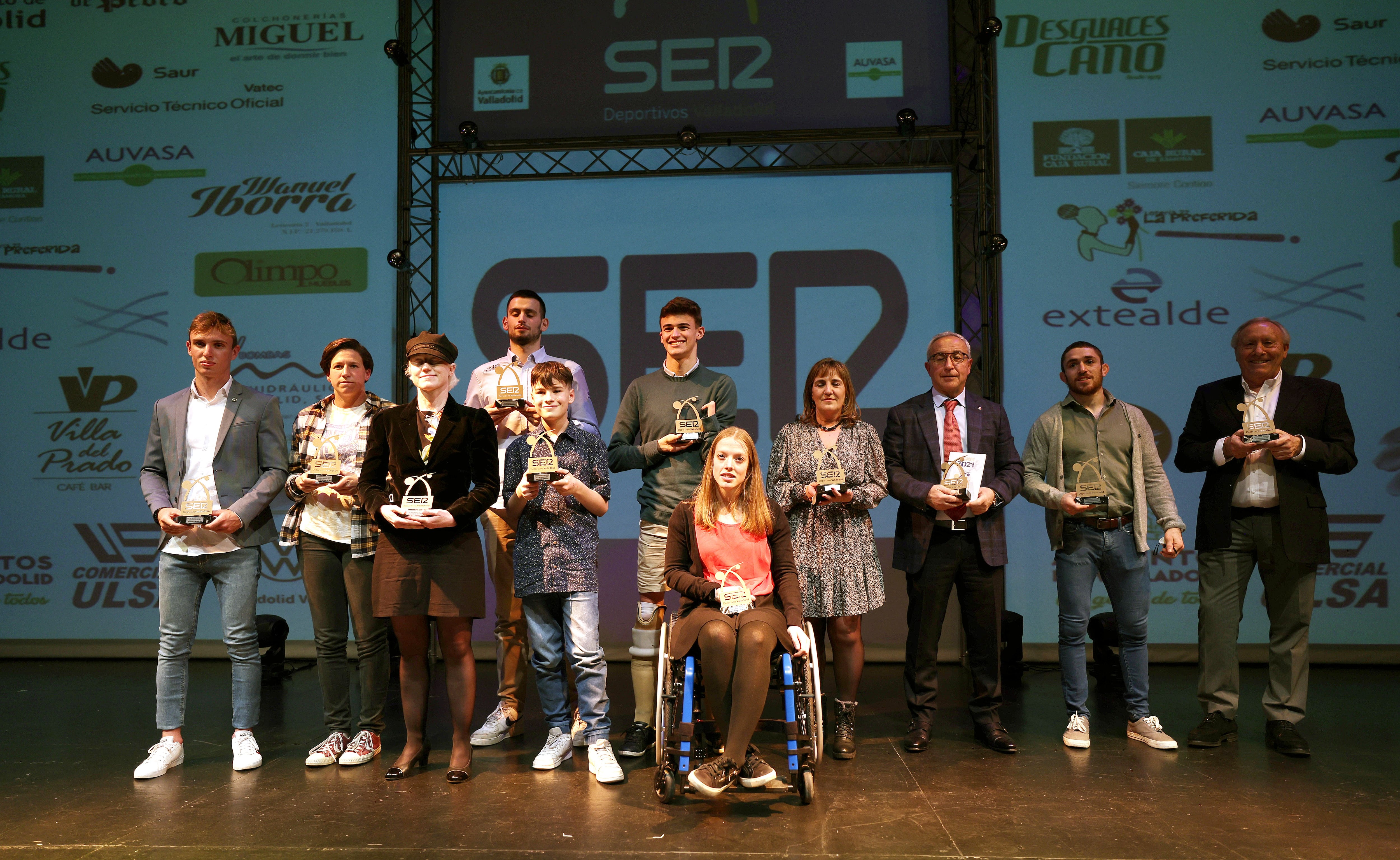 Foto de familia de los premiados