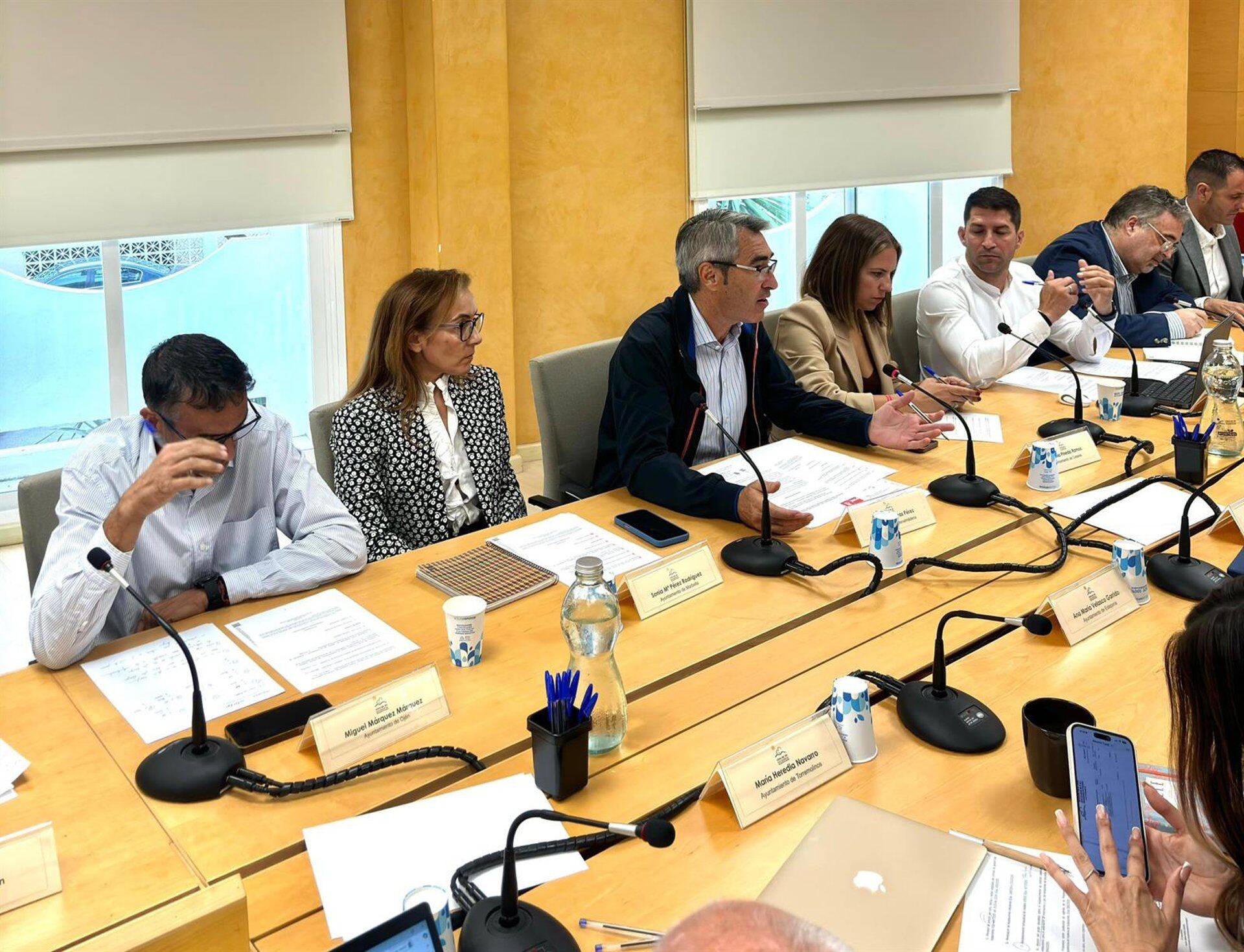 El portavoz socialista en la Mancomunidad de Municipios, Víctor Navas, en el centro de la imagen, en foto una de archivo (PSOE).