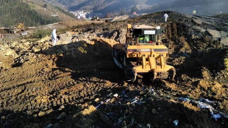 Juan Carlos Abascal, alcalde de Ermua, incide en que la prioridad son las dos personas enterradas en el vertedero