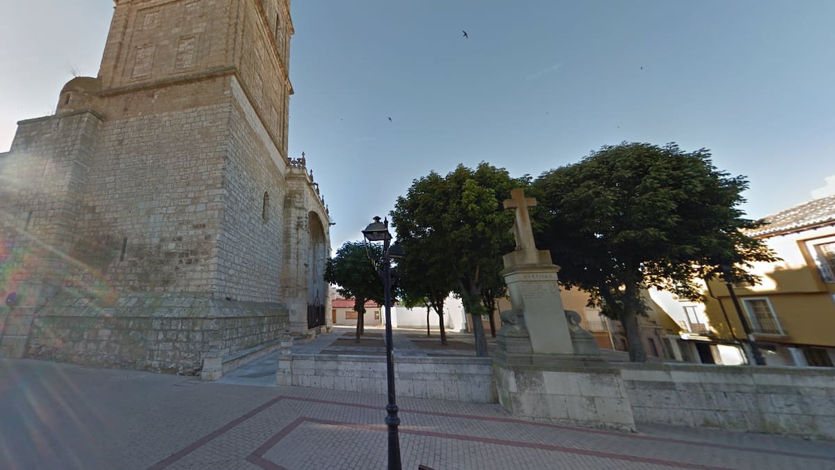 Abogados Cristianos solicita a la Justicia la paralización del derribo de la cruz de Dueñas (Palencia)