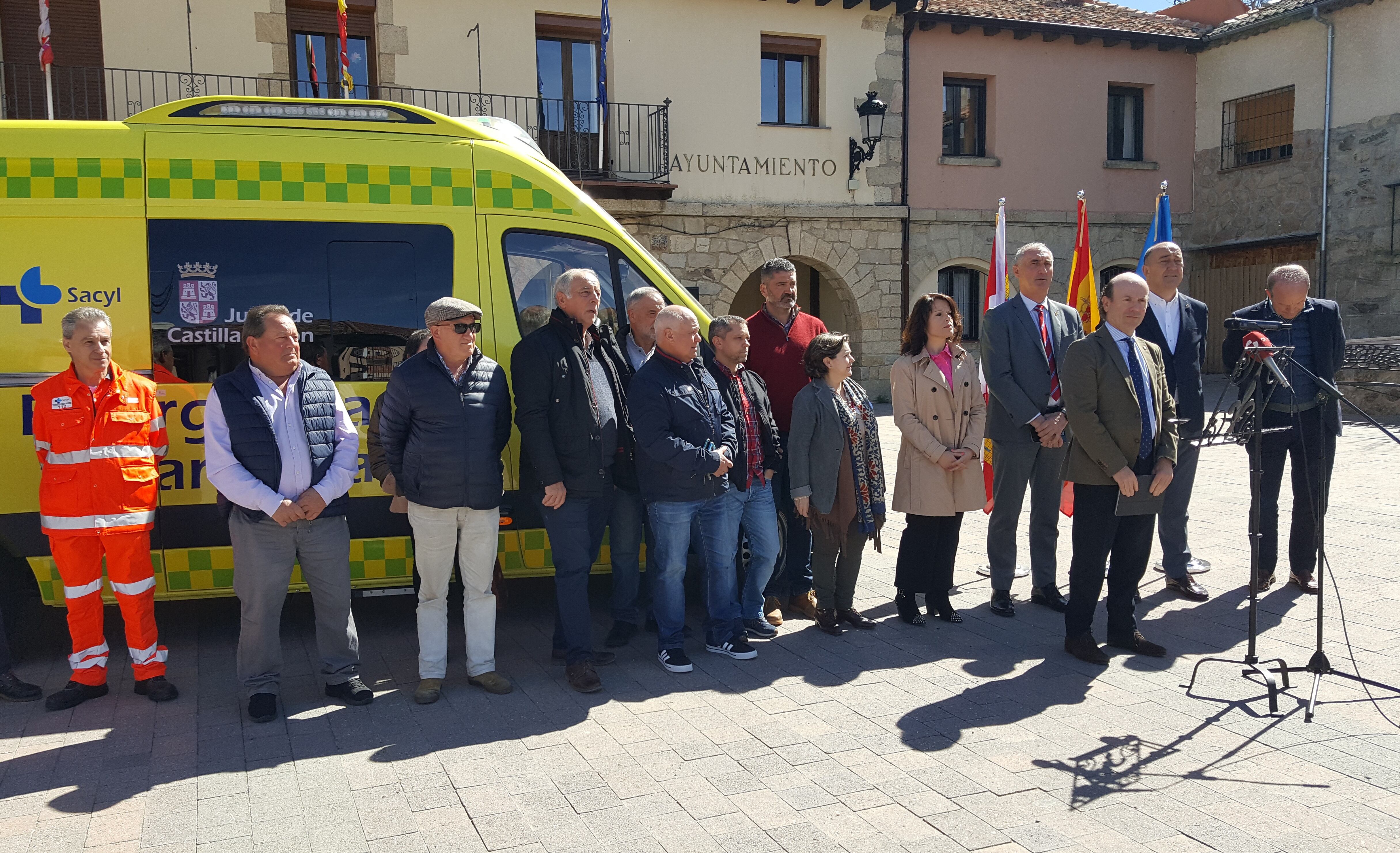 Presentación nueva flota de ambulancias de emergencias en Navafría