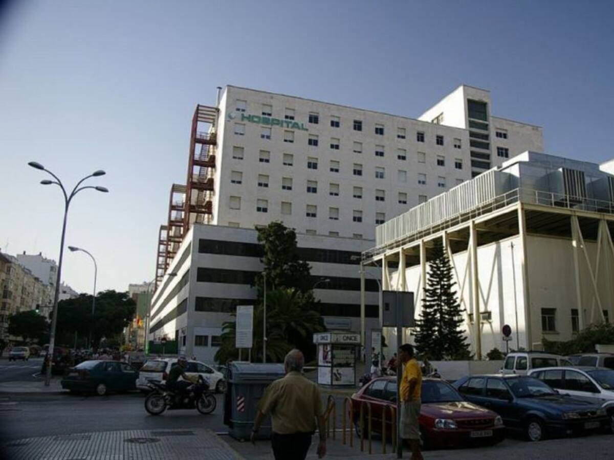 Los hospitales Puerta del Mar y San Carlos registraron más de 400.000 consultas en 2018