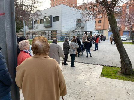 Destacada afluencia de ancianos a la vacunación