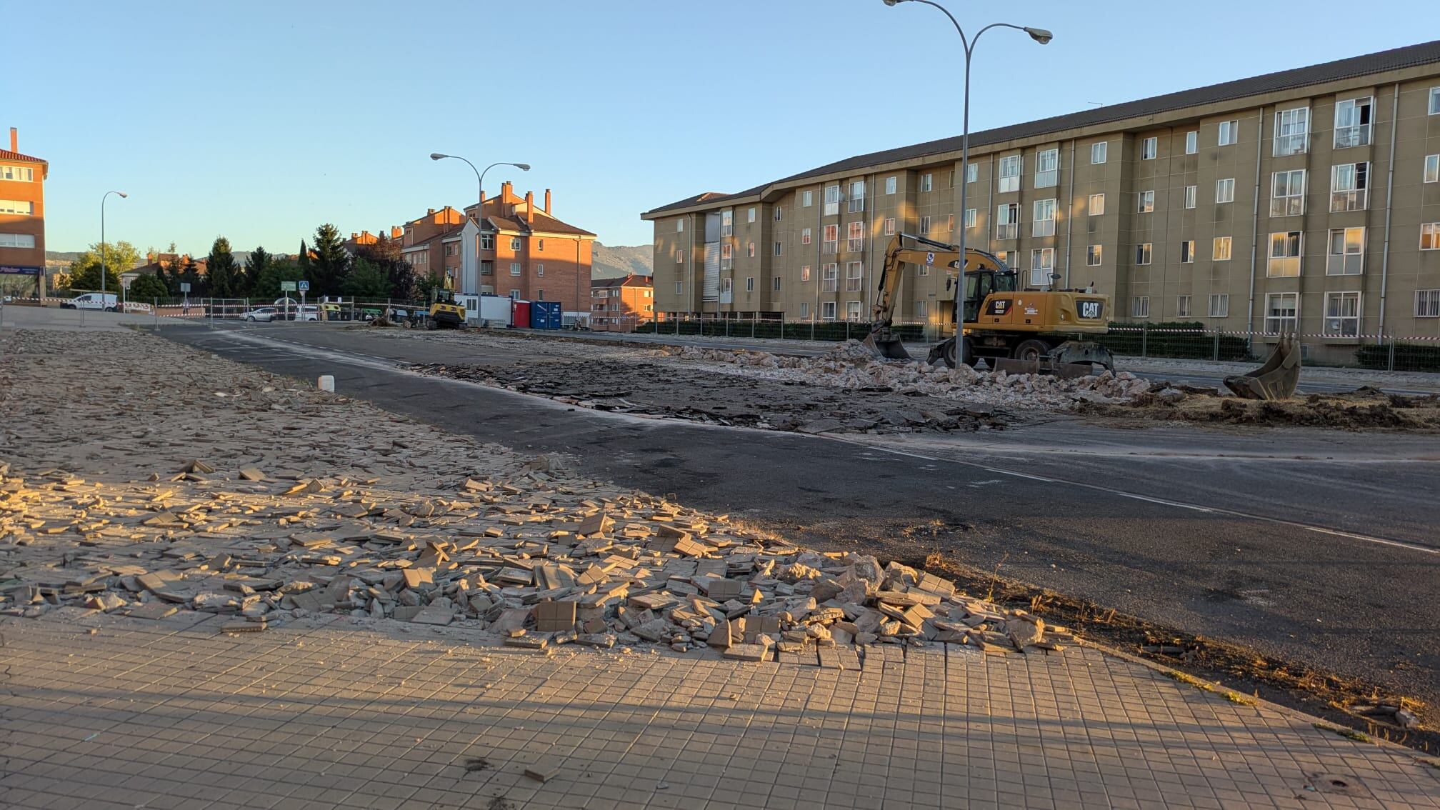 Obras en la plaza Calderón de la Barca, en el barrio de Nueva Segovia (Segovia)