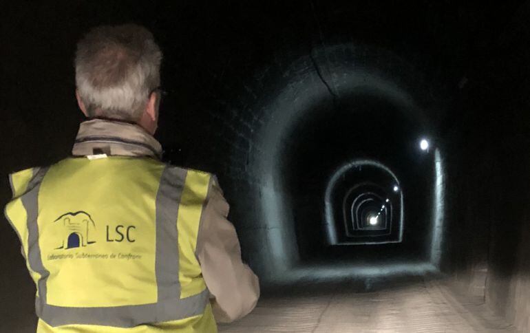 Antiguo tunel ferroviario de Canfranc y actual salida del LSC