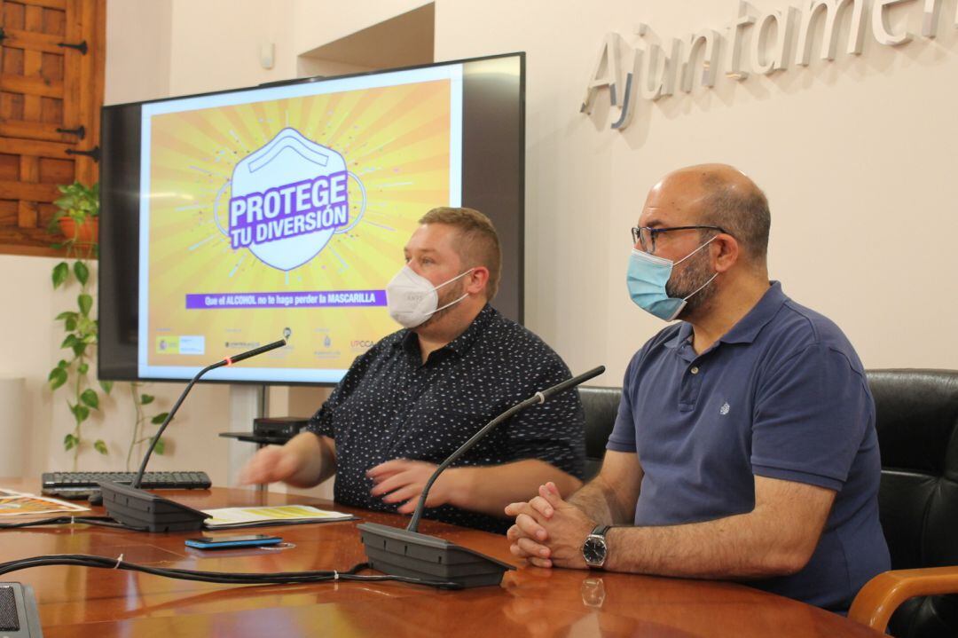 Mariano Valera y Felip Sànchez en la presentación de la capaña &#039;Protege tu diversión&#039;