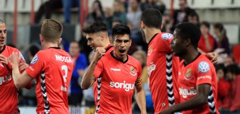 Els jugadors del Nàstic celebren el gol de Naranjo.