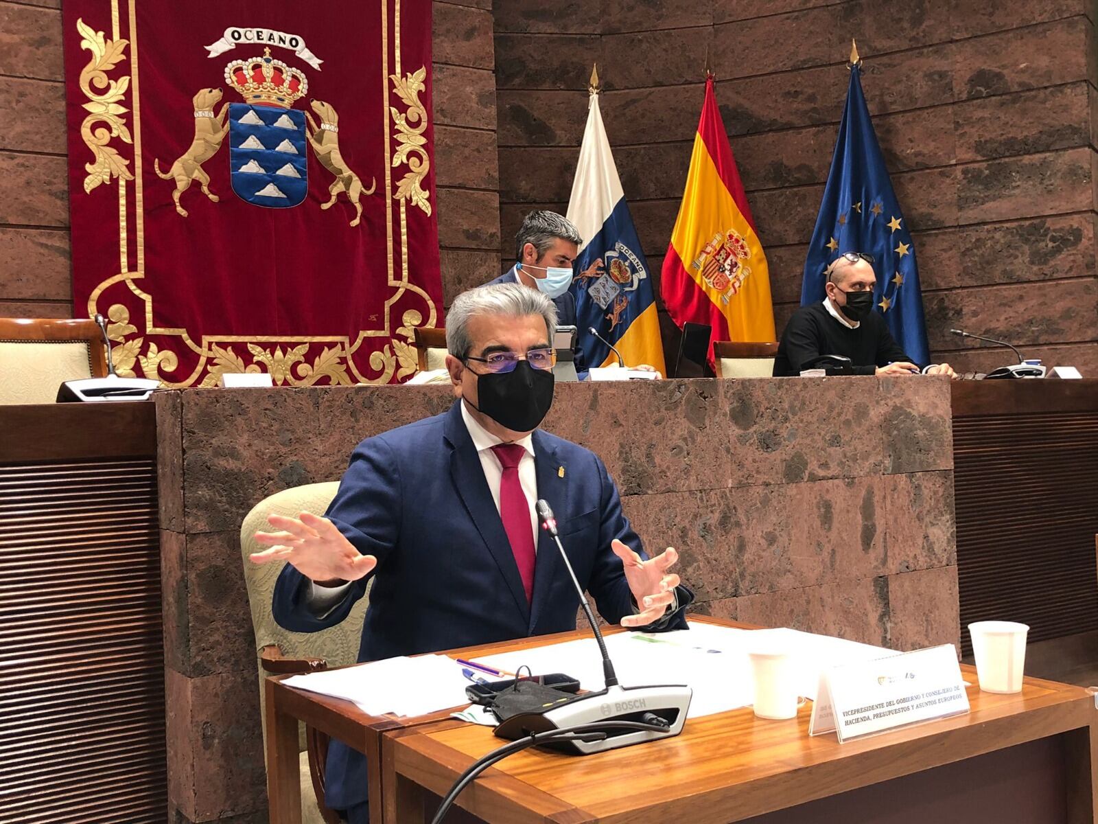 Román Rodríguez, vicepresidente del Gobierno de Canarias, durante una comisión en el Parlamento de Canarias