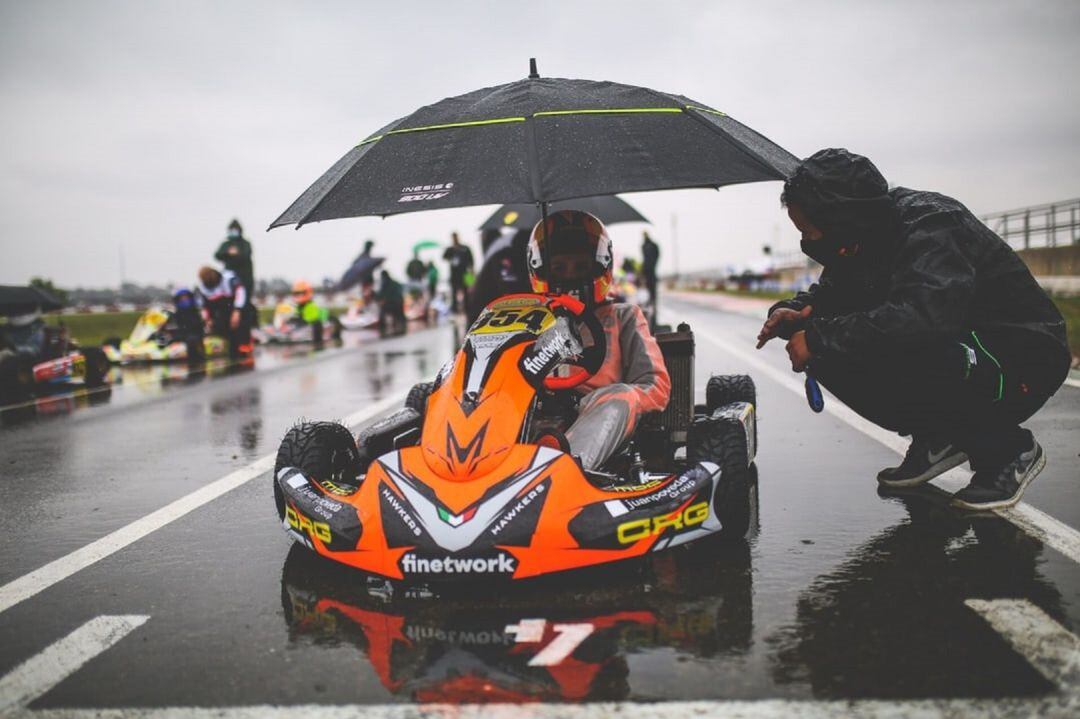 Sandro Pérez cuajó una gran actuación a pesar de la lluvia