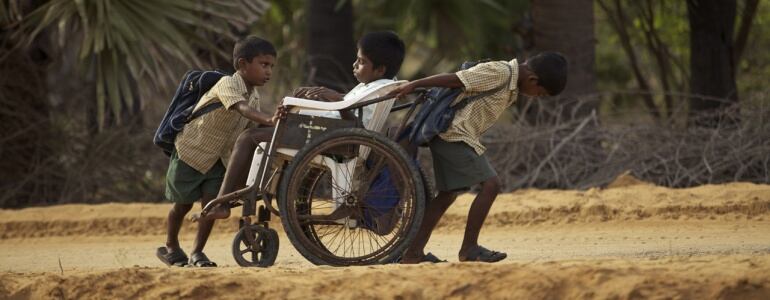 Fotograma de 'Camino a la escuela' ('Sur le chemin de l'ecole', 2013).