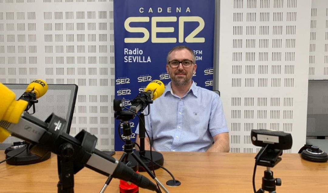 El doctor Fernández, pediatra especializado en neurología, está al frente del Instituto Andaluz de Neurología Pediátrica