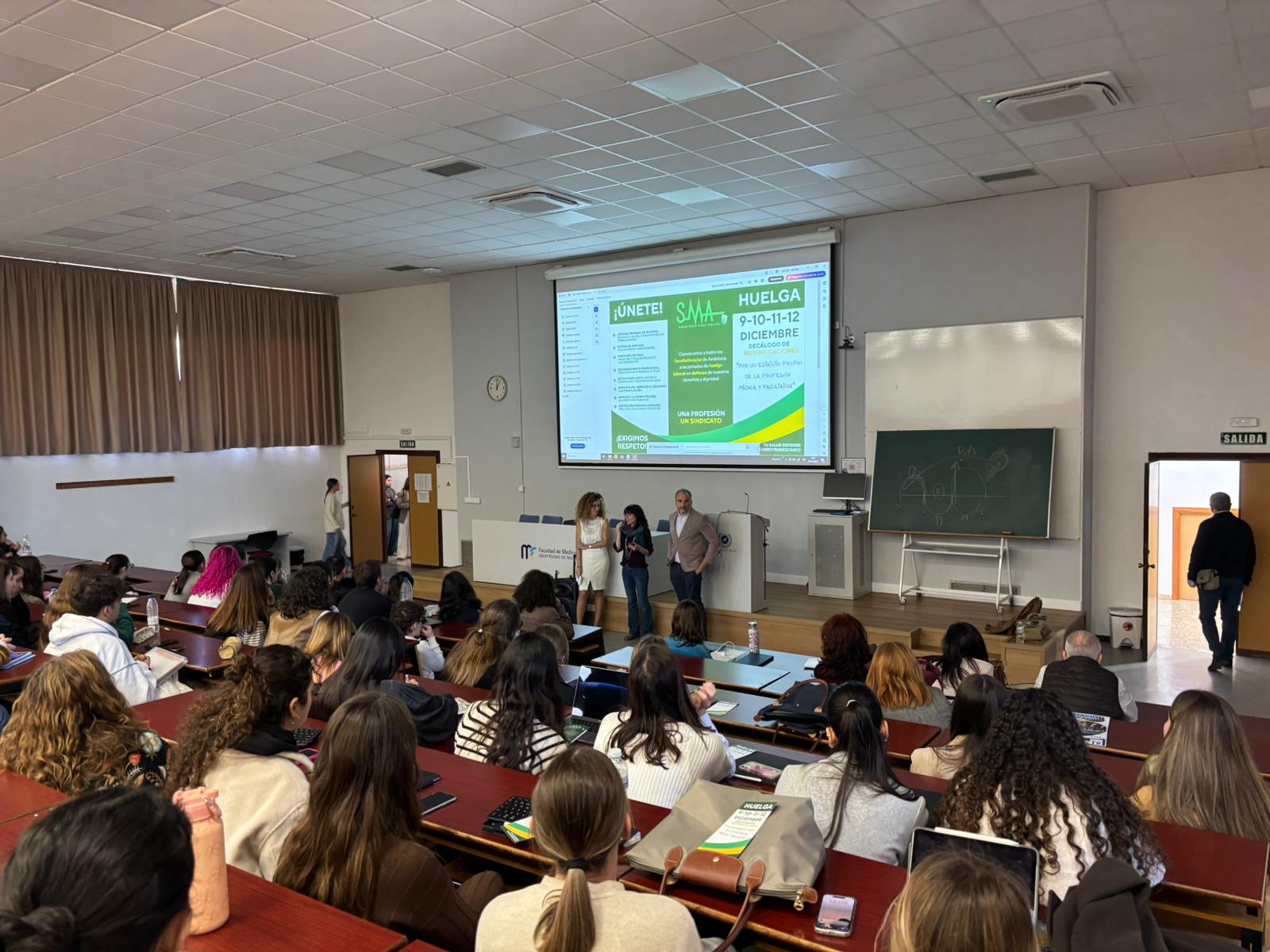 Asamblea en la facultad de Medicina