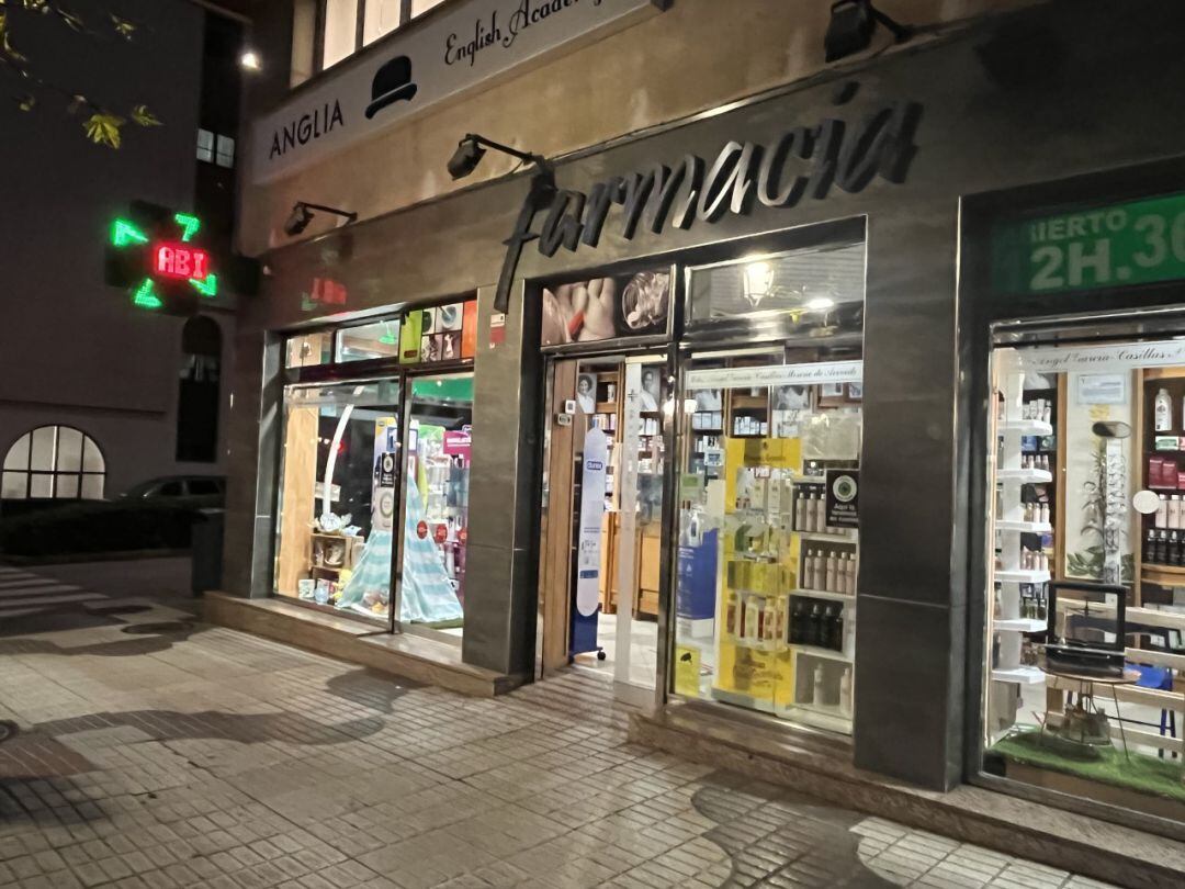 Farmacia ubicada en la Avenida de España, Cáceres