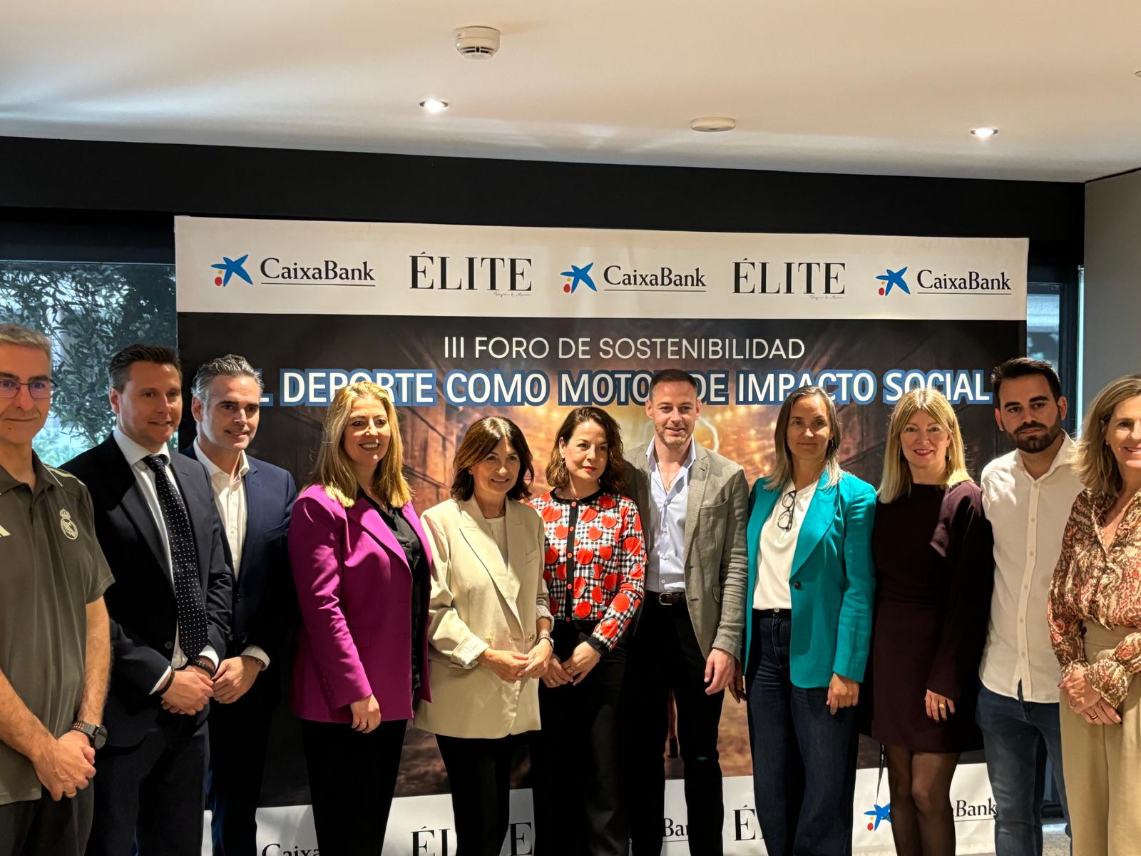 Foto de familia de organizadores y miembros del III Foro de Sostenibilidad