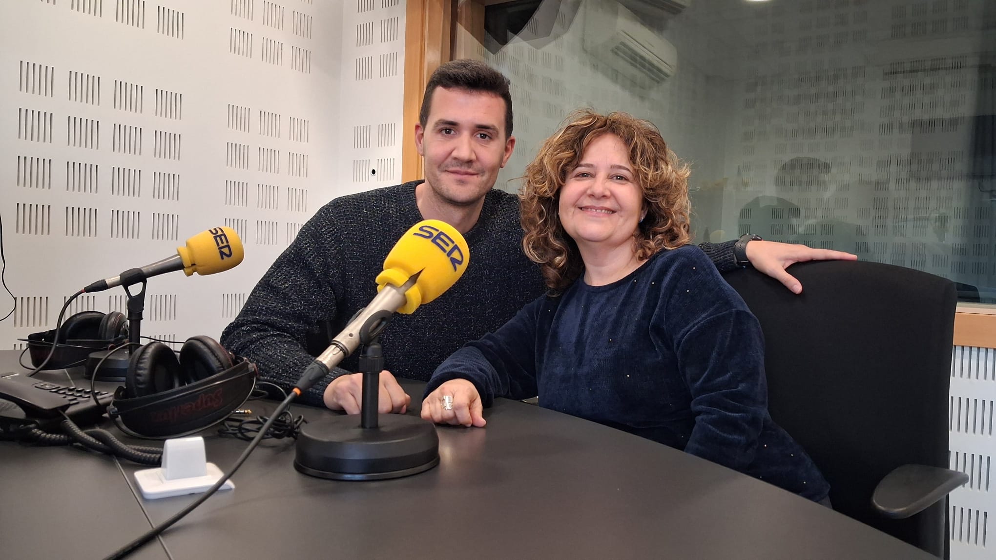 Javier González Castro, concejal de Juventud e Infancia, y Miriam Vázquez, coordinadora de Juventud y Adolescencia de Fuenlabrada