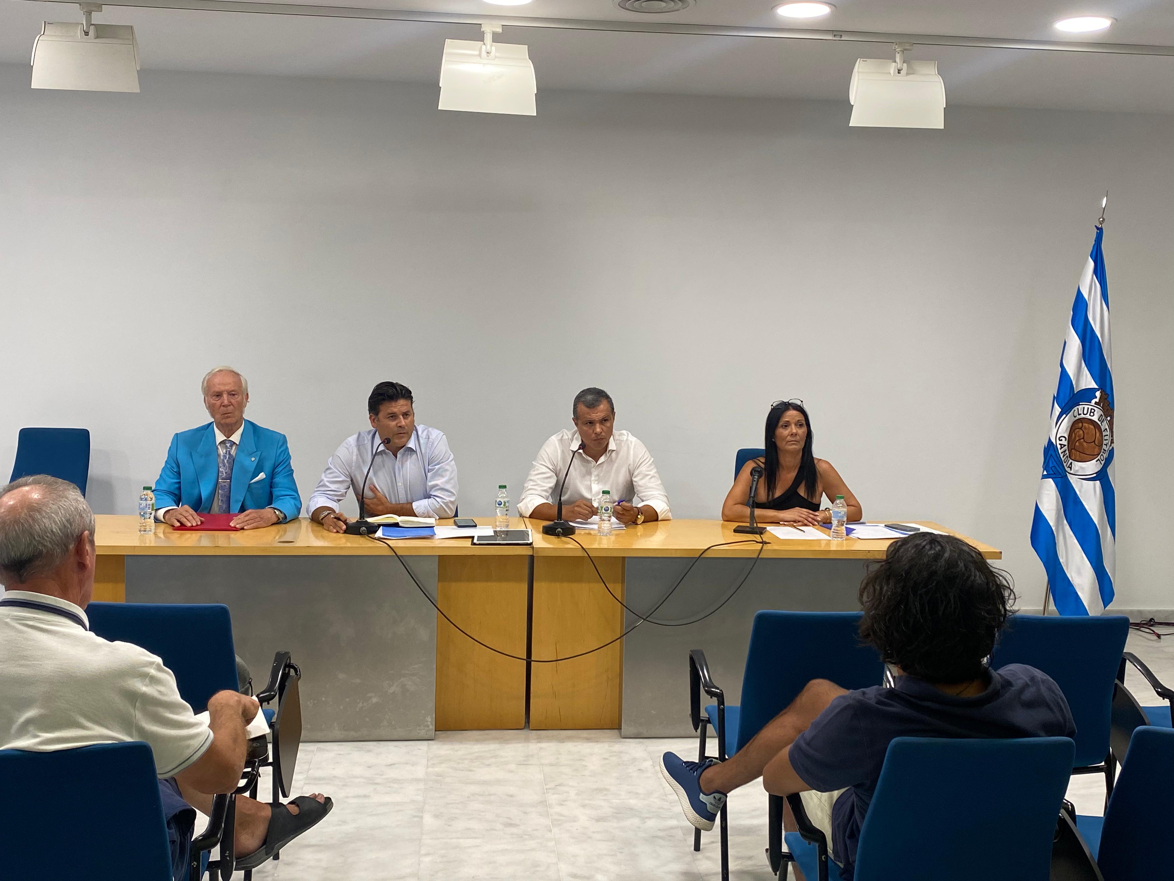 Francisco Martínez, Líbero Parri, Roberto Amarilla y Mamen Borjas en la Asamblea