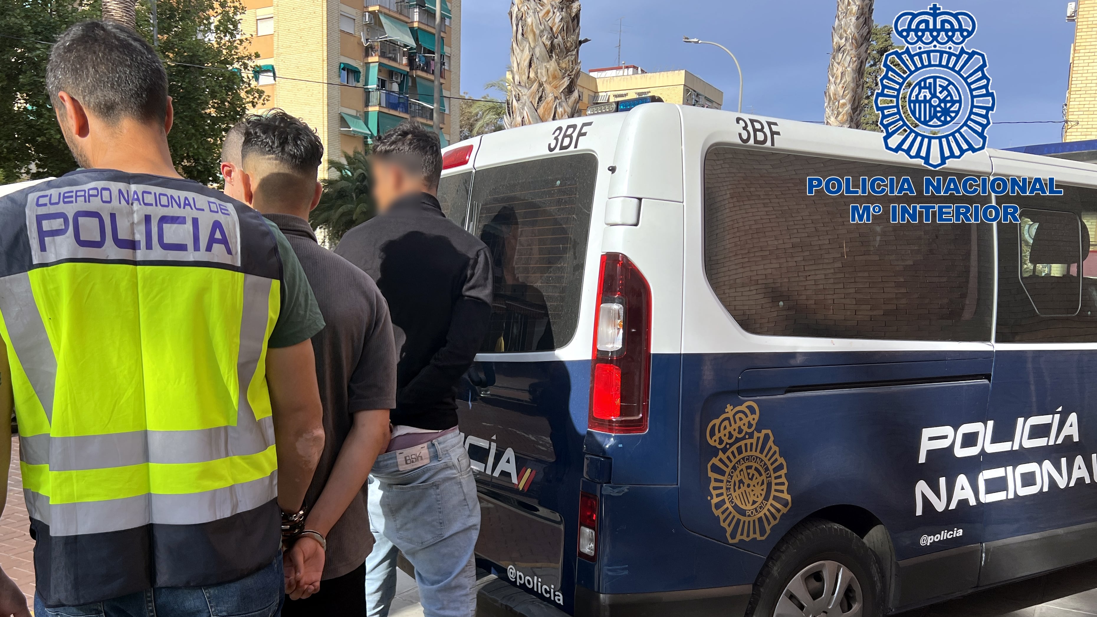 Momento de la detención de los sospechosos