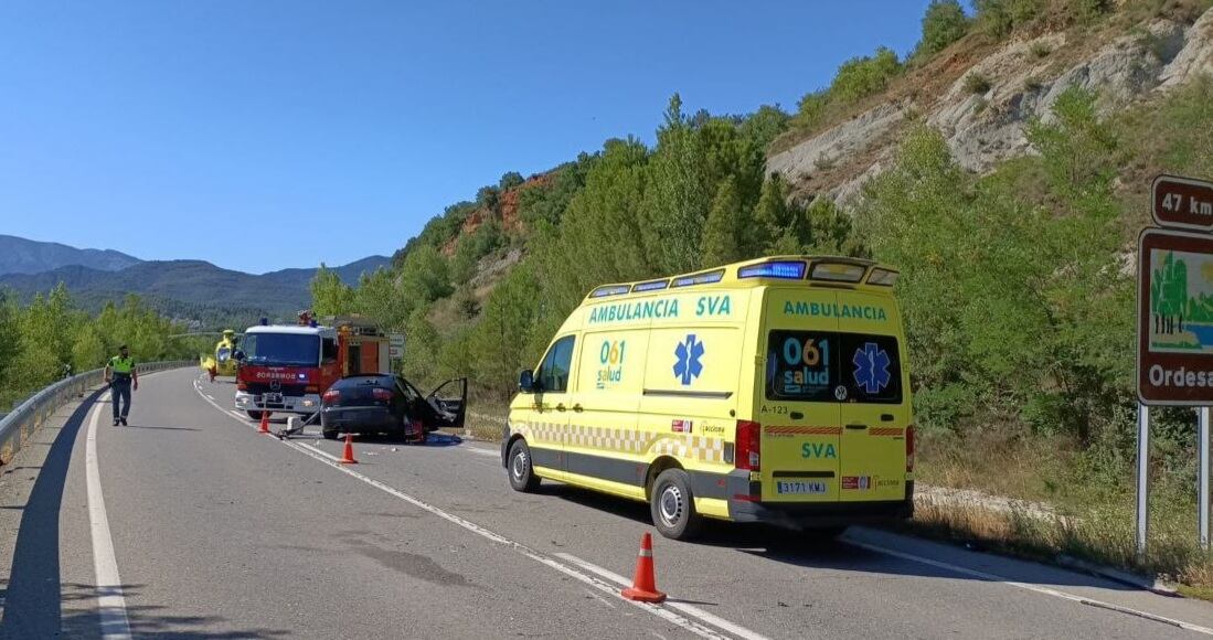 El accidente se ha producido en la carretera entre Aínsa y Boltaña. Foto: Twitter 112 Aragón.