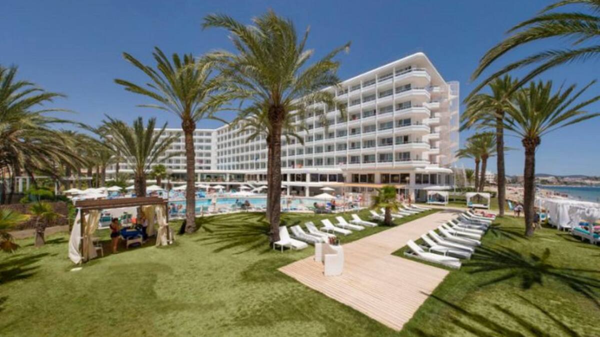 El 60% de la planta hotelera de Ibiza estará abierta en breve, según el Consell