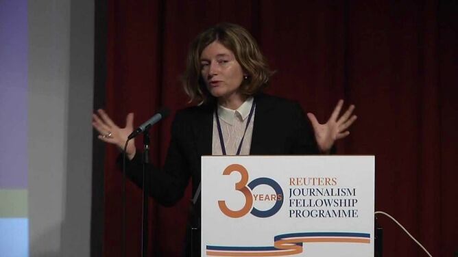 Natalie Nougayrède, directora de 'Le Monde', durante una conferencia