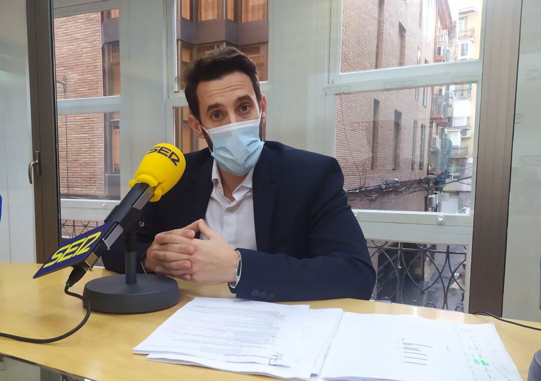 José Francisco Lajara, Director General de Vivienda, en los estudios de Radio Murcia 