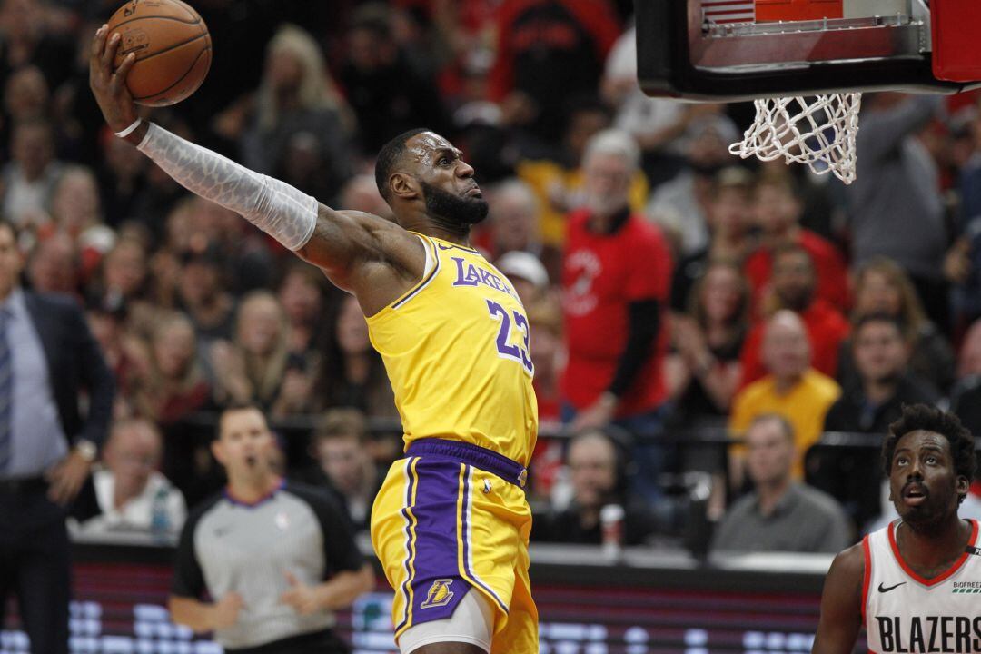 LeBron James, en el partido de los Lakers en Portland.