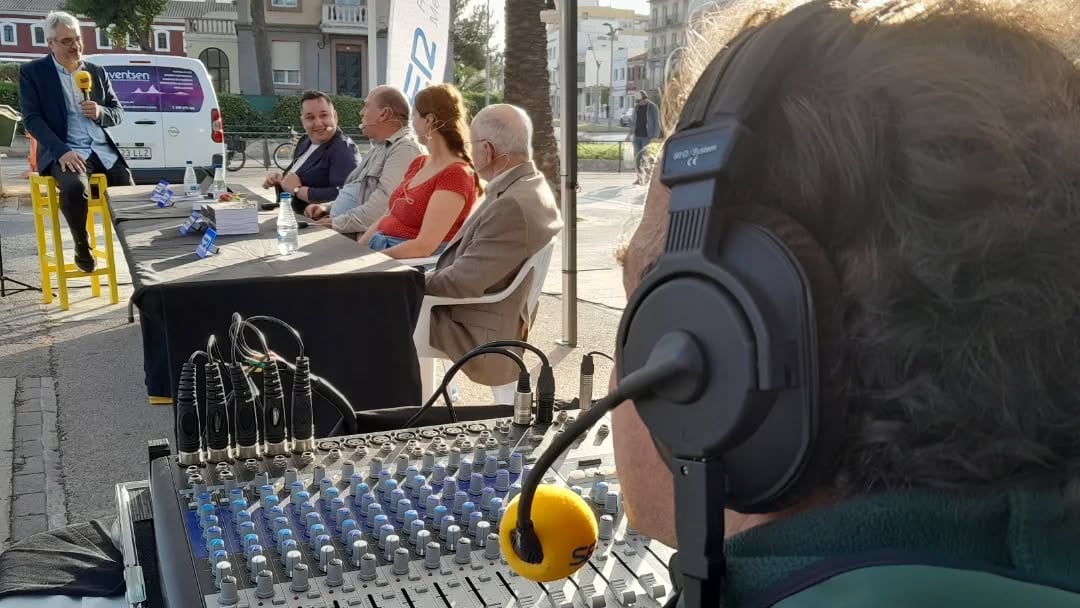 A un capvespre amb sol i quatre gotes de pluja que no van deslluir l'acte