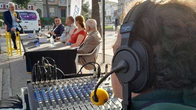 A un capvespre amb sol i quatre gotes de pluja que no van deslluir l'acte
